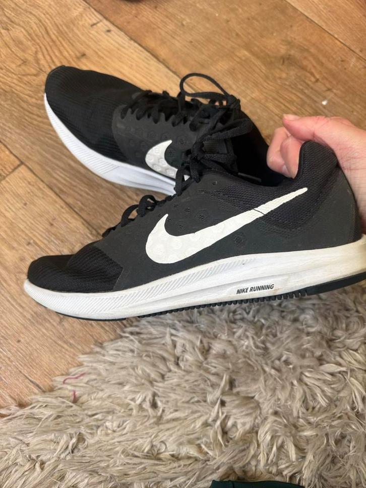 Nike Running Schoenen - Maat 40.5, Kleding | Dames, Schoenen, Gedragen, Sportschoenen, Zwart, Ophalen of Verzenden