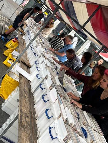 Platenbeurs Dordrecht zondag 31 augustus Statenplein beschikbaar voor biedingen