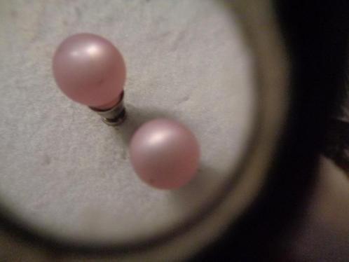 roze parelmoer bolletjes als stekers nr or 073, Sieraden, Tassen en Uiterlijk, Oorbellen, Nieuw, Knopjes of Stekers, Overige materialen