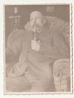 Foto man in de zetel rookt een pijp, 1960 tot 1980, Gebruikt, Verzenden, Foto