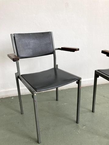 stoelen beschikbaar voor biedingen