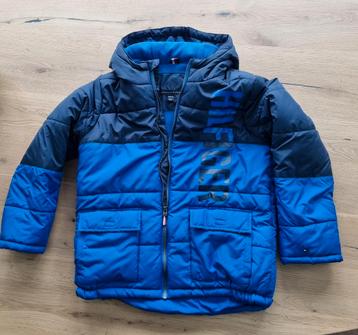 Winterjas Tommy Hilfiger, zo goed als nieuw,  maat 140/152 beschikbaar voor biedingen