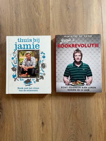 2 x kookboek Jamie Oliver beschikbaar voor biedingen