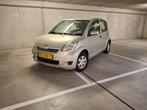 Daihatsu Sirion 2 51KW 2009 Bruin, Auto's, Daihatsu, Voorwielaandrijving, Stof, 750 kg, Bruin