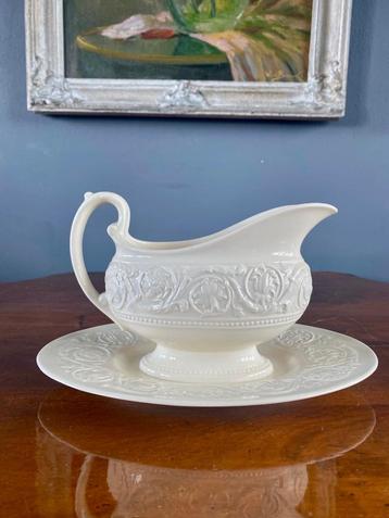 Wedgwood Patricia sauskom met vaste onderschotel  beschikbaar voor biedingen