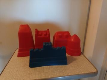 Speelgoed, grote 60-er jaren VINTAGE zandvormen 4x beschikbaar voor biedingen