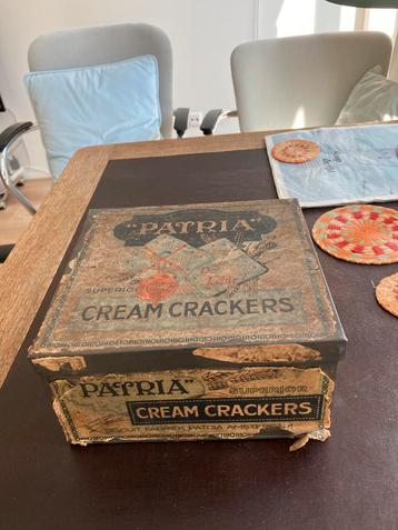 Blik Patria cream crackers beschikbaar voor biedingen
