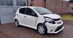 Toyota Aygo  2014  53Dkm, Auto diversen, Schadeauto's, Ophalen, Wit, Handgeschakeld, Toyota