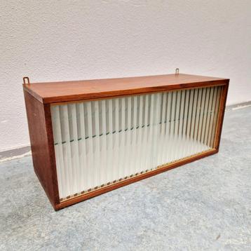 Kay Kristiansen wandkast vitrine modulair kast  wandvitrine beschikbaar voor biedingen