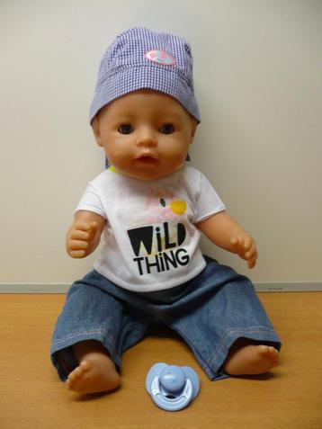 Baby born Jongen met kleding en speentje beschikbaar voor biedingen