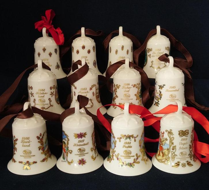 Hutschenreuther - porseleinen kerstklokjes 1978 - 1989, Diversen, Kerst, Zo goed als nieuw, Ophalen of Verzenden