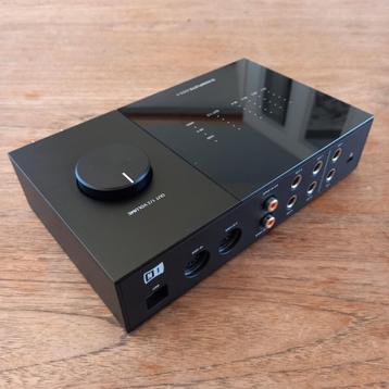 Native Instruments Komplete Audio 6 MK2 interface beschikbaar voor biedingen