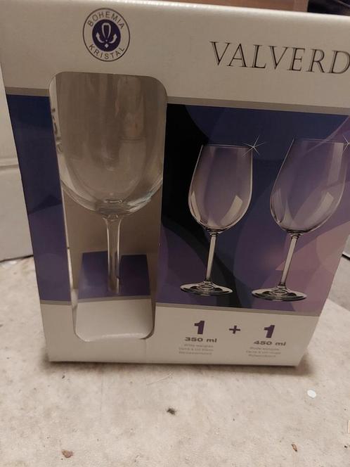 Set 2 kristallen wijnglazen Valverde (wit + rood), Verzamelen, Glas en Borrelglaasjes, Nieuw, Overige typen, Ophalen of Verzenden