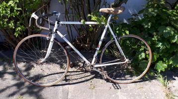 Peugeot racefiets  P10 jaren 60 vintage  retro tubes beschikbaar voor biedingen