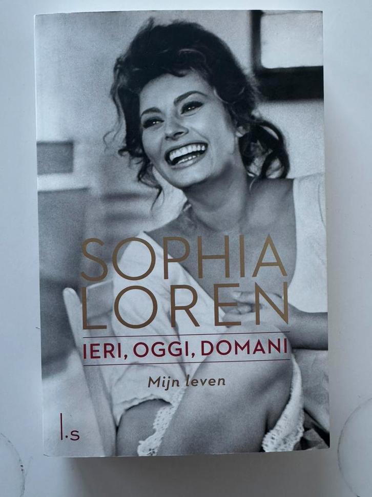 NIEUW Sophia Loren - Mijn leven, Boeken, Biografieën, Zo goed als nieuw, Sport, Ophalen of Verzenden