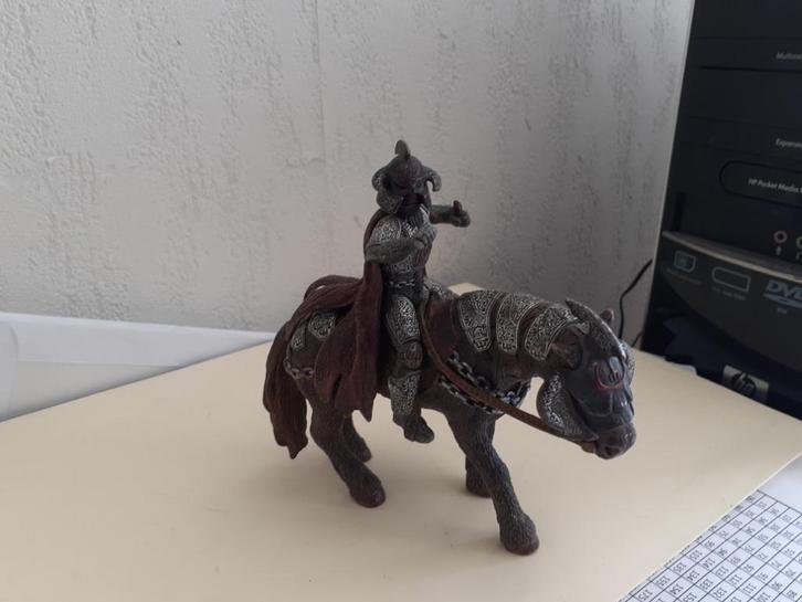 Schleich 70059 Zahor te paard, wapen ontbreekt, Verzamelen, Poppetjes en Figuurtjes, Gebruikt, Verzenden