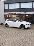 Volvo V40 2.0 D4 Momentum Business, Auto's, Volvo, Voorwielaandrijving, Euro 5, Gebruikt, Zwart