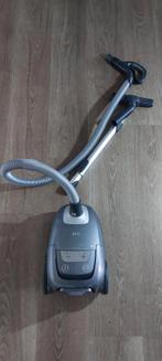 Mooie AEG STOFZUIGER. 750 Watt., Gebruikt, Stofzuiger, Minder dan 1200 watt, Ophalen