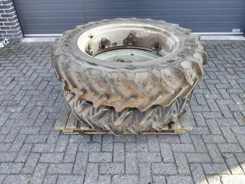Wielen / banden 320/85 R36 12.4 R36 beschikbaar voor biedingen