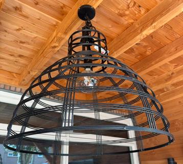 Prachtige Industriële hanglamp beschikbaar voor biedingen