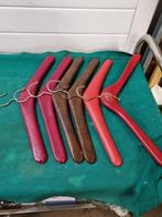 kleerhangers vintage rood bruin, Kleding | Dames, Kledinghangers, Ophalen of Verzenden