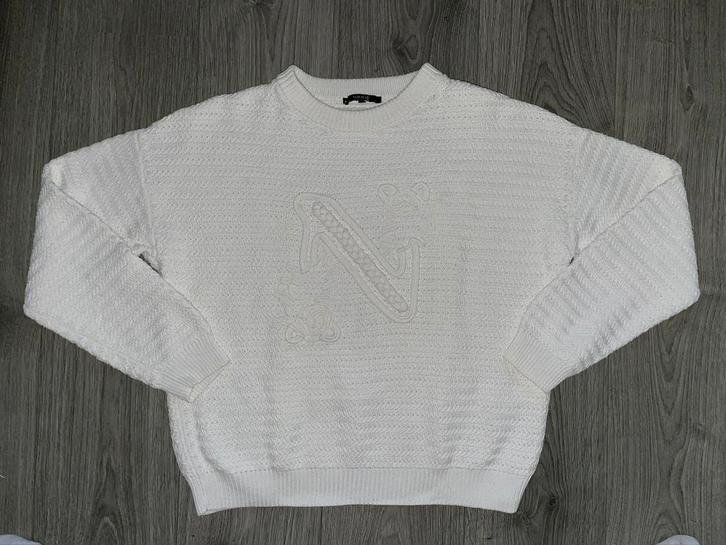 Nikkie wit gehaakte gebreide N logo sweater trui mt 38, Kleding | Dames, Truien en Vesten, Zo goed als nieuw, Maat 38/40 (M), Wit