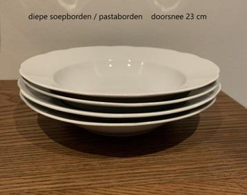 4 effen witte borden, soepborden, nieuwe, diepe, pastaborden beschikbaar voor biedingen