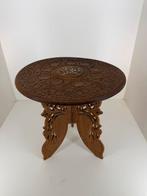 Handgesneden houten bijzettafel met inlegwerk, Ophalen of Verzenden, Zo goed als nieuw, Rechthoekig, Minder dan 55 cm