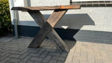 Eiken Sidetable met Kruispoot beschikbaar voor biedingen