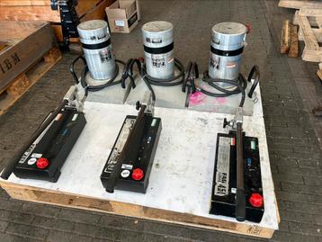 Set van 3 Hydraulische Cilinders pomp 500 bar 63.000KG!  beschikbaar voor biedingen