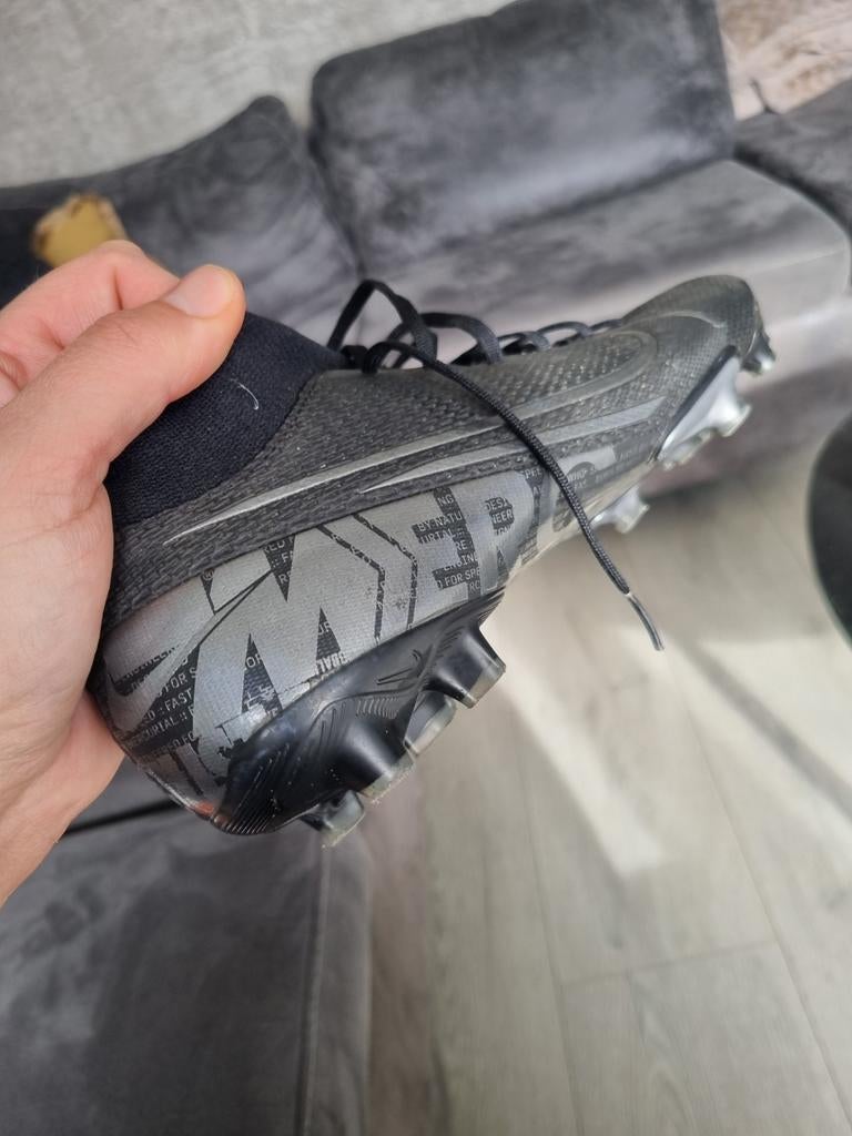 Voetbalschoenen  maat 42 weinig gebruikt, Maat XS of kleiner, Ophalen of Verzenden, Zo goed als nieuw, Schoenen
