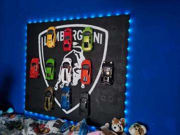 Lamborghini wand display met LED verlichting beschikbaar voor biedingen
