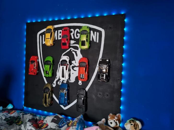 Lamborghini wand display met LED verlichting, Hobby en Vrije tijd, Modelauto's | 1:18, Zo goed als nieuw, Overige typen, Overige merken