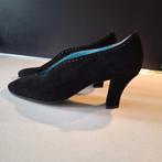 Stijlvolle zwarte en donkerblauwe pumps mt 38 en 39, Kleding | Dames, Schoenen, Pumps, Zwart, Pauw, Ophalen of Verzenden