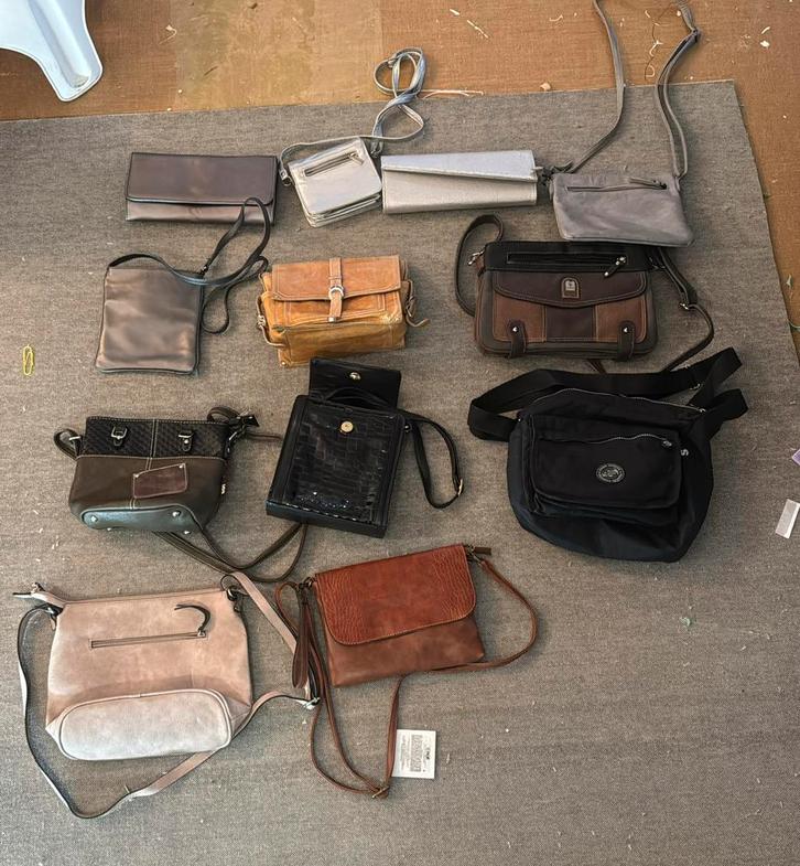 Diverse dameshandtassen en schoudertasjes – €10/stuk, Sieraden, Tassen en Uiterlijk, Tassen | Damestassen, Gebruikt, Ophalen