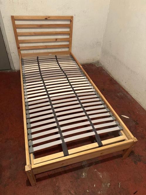 IKEA stevig bedframe 90x200 met goede lattenbodem, Huis en Inrichting, Slaapkamer | Bedden, Gebruikt, Eenpersoons, 90 cm, 200 cm