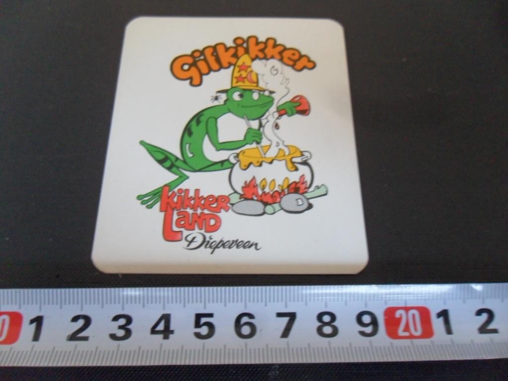 sticker Diepeveen KIKKERLAND  Gifkikker, Verzamelen, Ophalen, Zo goed als nieuw