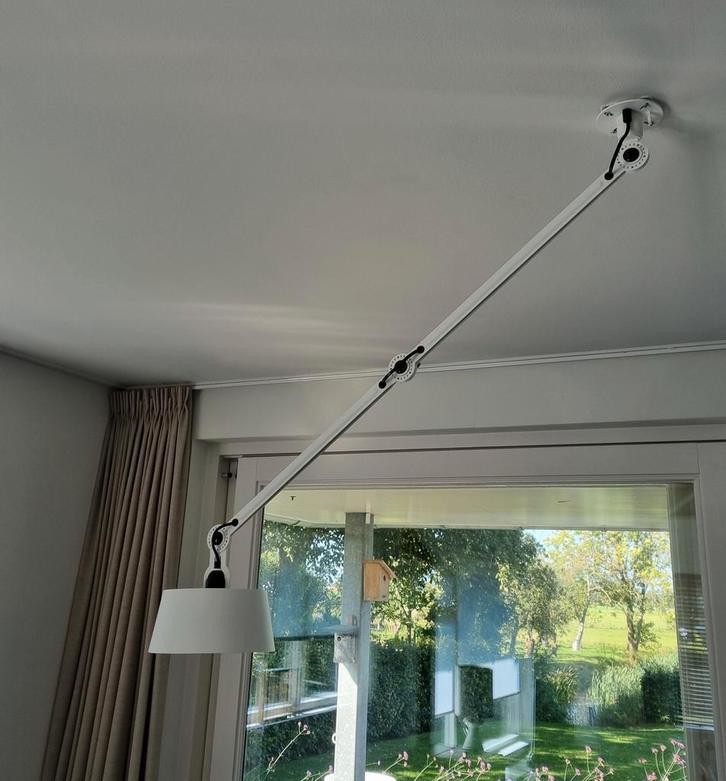 Tonone Bolt Plafondlamp 2-arms - Zo Goed Als Nieuw!, Huis en Inrichting, Lampen | Hanglampen, Zo goed als nieuw, Minder dan 50 cm