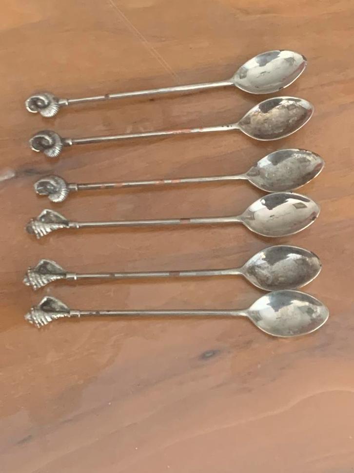 lepels met schelp motief - 6 stuks, Antiek en Kunst, Antiek | Bestek, Ophalen of Verzenden