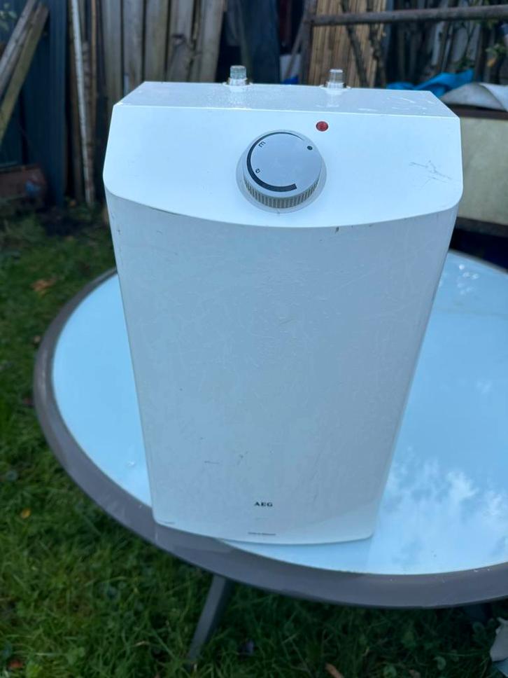 AEG EWH 10 Mini U – onderbouwboiler, Doe-het-zelf en Verbouw, Geisers en Boilers, Gebruikt, Boiler, Minder dan 20 liter, Ophalen of Verzenden