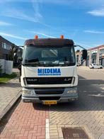 DAF LF55 met kraanMKG95, Wit, Grijs, Particulier, DAF