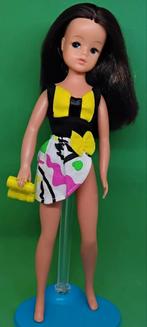 Vintage Barbie Sindy/Fleur Badpak Zwart/Geel Rokje/Print, Verzamelen, Poppen, Ophalen of Verzenden, Gebruikt, Kleertjes