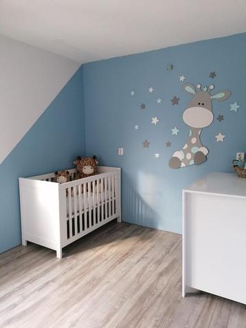 Babykamer Ledikant en Commode  beschikbaar voor biedingen