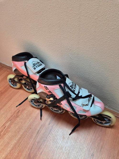 Skeelers - Stone tyro maat 43 - roze, Sport en Fitness, Skeelers, Zo goed als nieuw, Inline skates 4 wielen, Overige merken, Ophalen