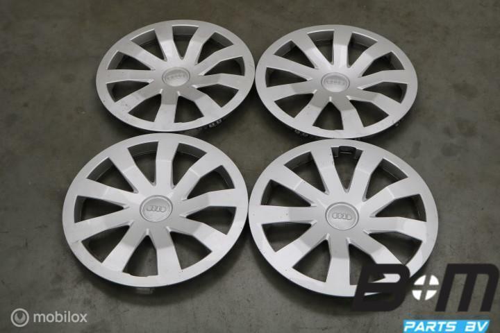 Set 15 inch wieldoppen Audi A1 GB 82A601147, Auto-onderdelen, Banden en Velgen, Band(en), Gebruikt