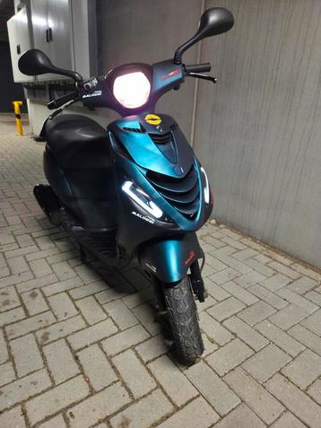 Piaggio zip geel kenteken beschikbaar voor biedingen
