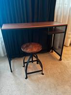 Wandbureau met draaibare kruk, Huis en Inrichting, Bureaus, Ophalen, Zo goed als nieuw