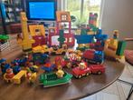 Duplo bouwstenen jaren 80 incl dieren poppetjes en auto's, Kinderen en Baby's, Speelgoed | Bouwstenen, Ophalen, Gebruikt