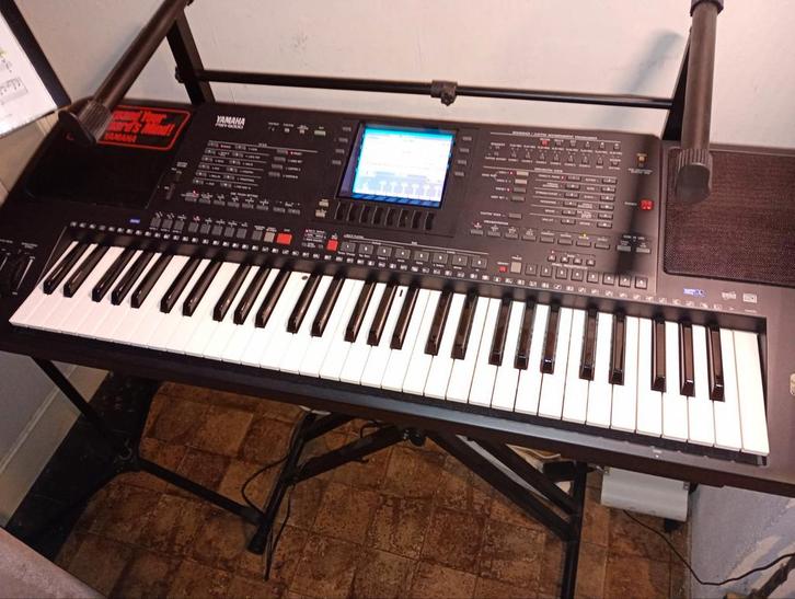 YAMAHA PSR 6000 IN NIEUWSTAAT IN BELGIË, Muziek en Instrumenten, Keyboards, Zo goed als nieuw, 61 toetsen, Yamaha, Ophalen