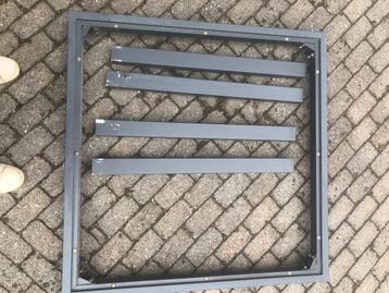 Aluminium tuintafel 90*90 , met grijs glazen blad beschikbaar voor biedingen